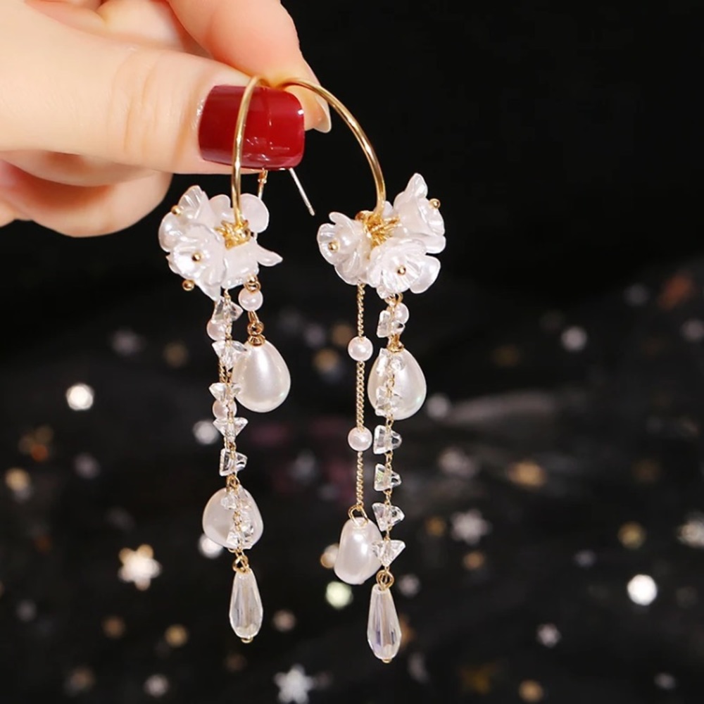 Long White Crystals Flowers 🌸 Earrings - Picture 4 of 6